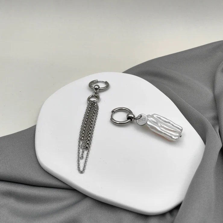 СЕРЬГИ ASYMMETRIC PEARL AND SNAKE CHAIN